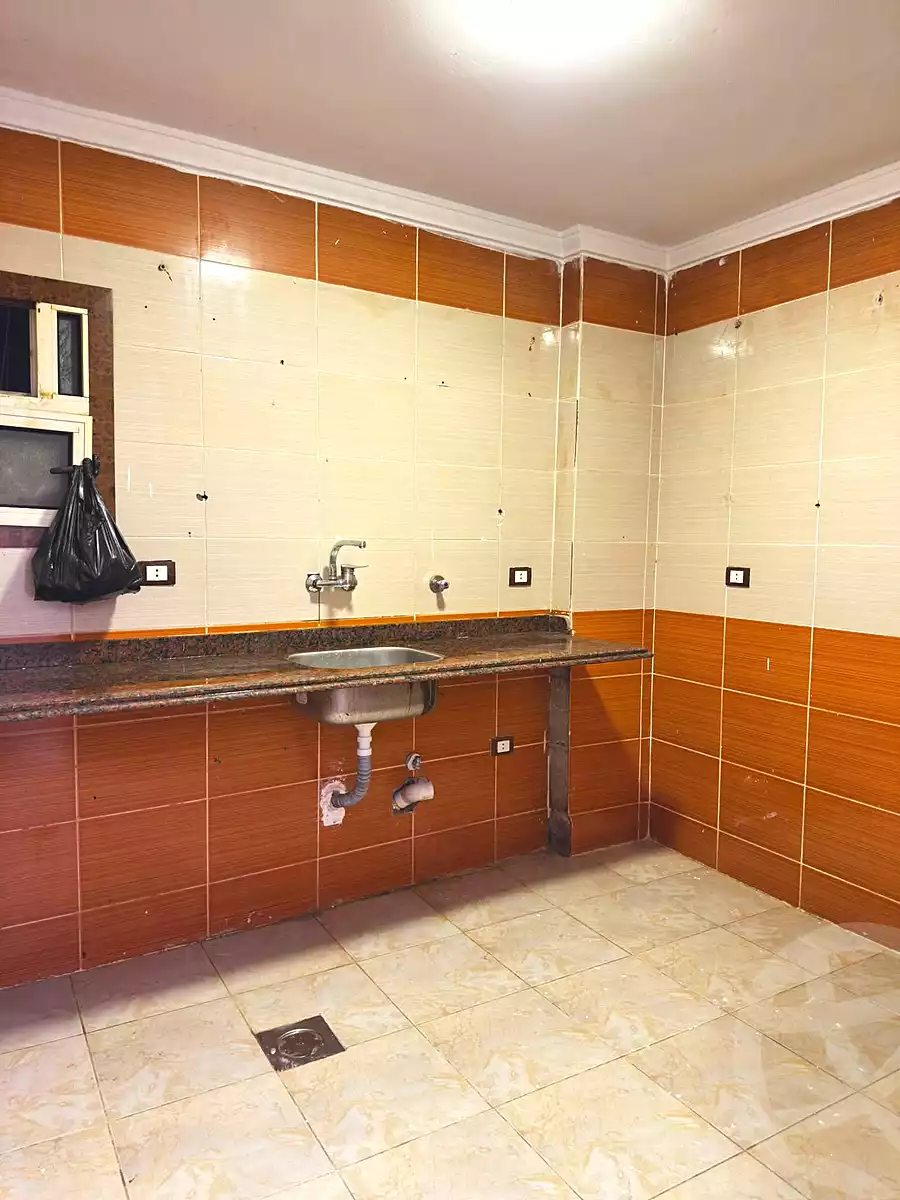 https://aqarmap.com.eg/en/listing/7307515-for-sale-alexandria-al-agamy-el-hanouvel-radwan-st