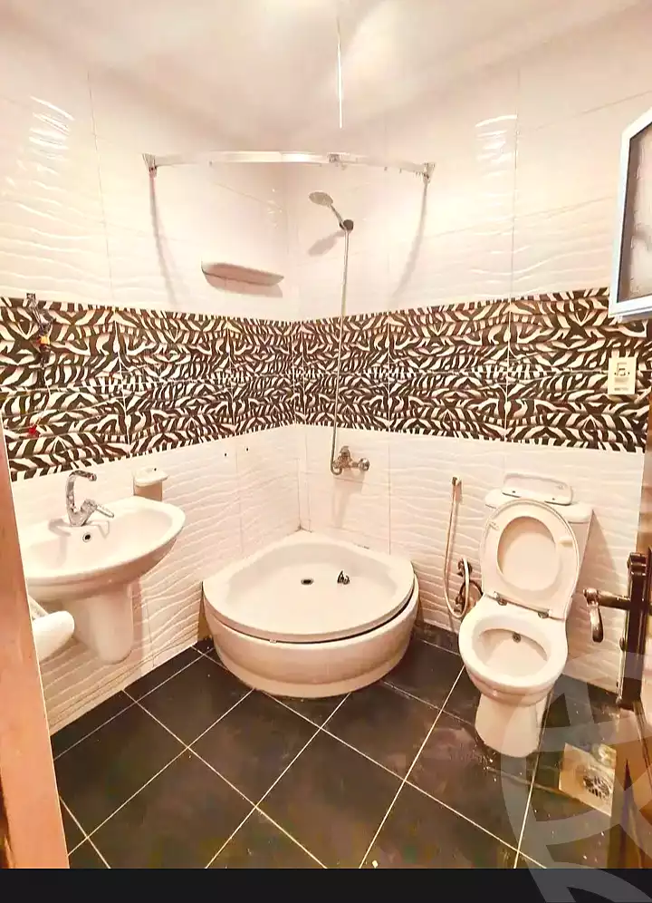 https://aqarmap.com.eg/ar/listing/7307968-for-sale-alexandria-miami-amin-khirat-al-ghandour-st
