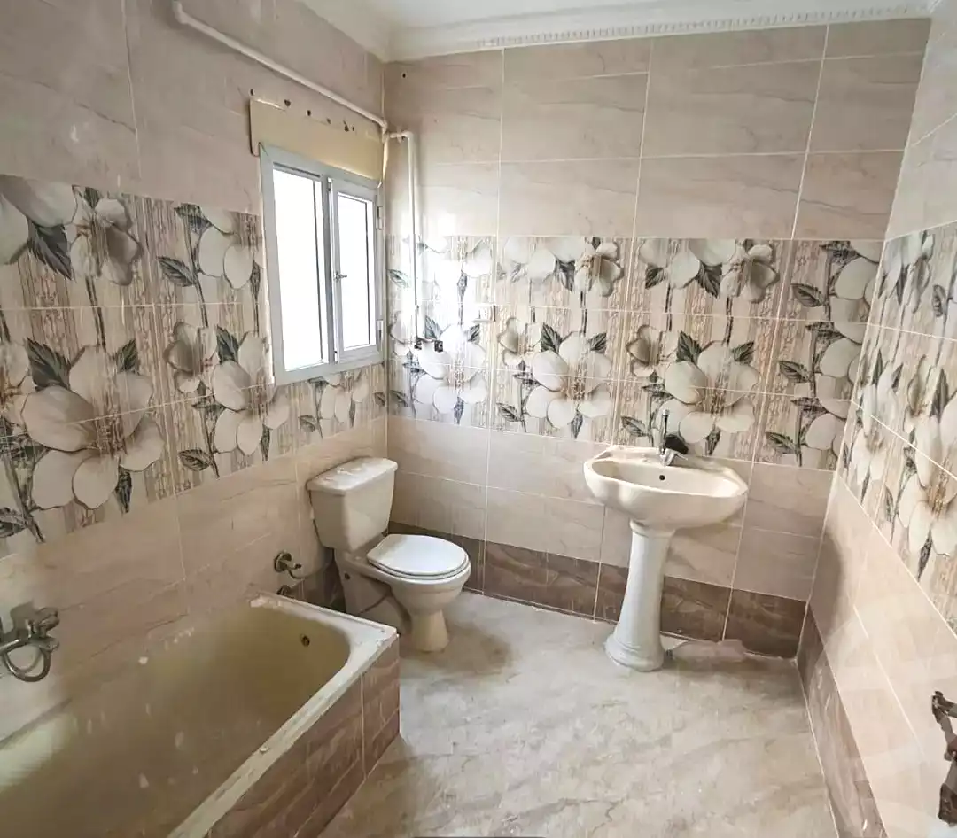 https://aqarmap.com.eg/en/listing/7308201-for-sale-alexandria-al-agamy-el-hanouvel