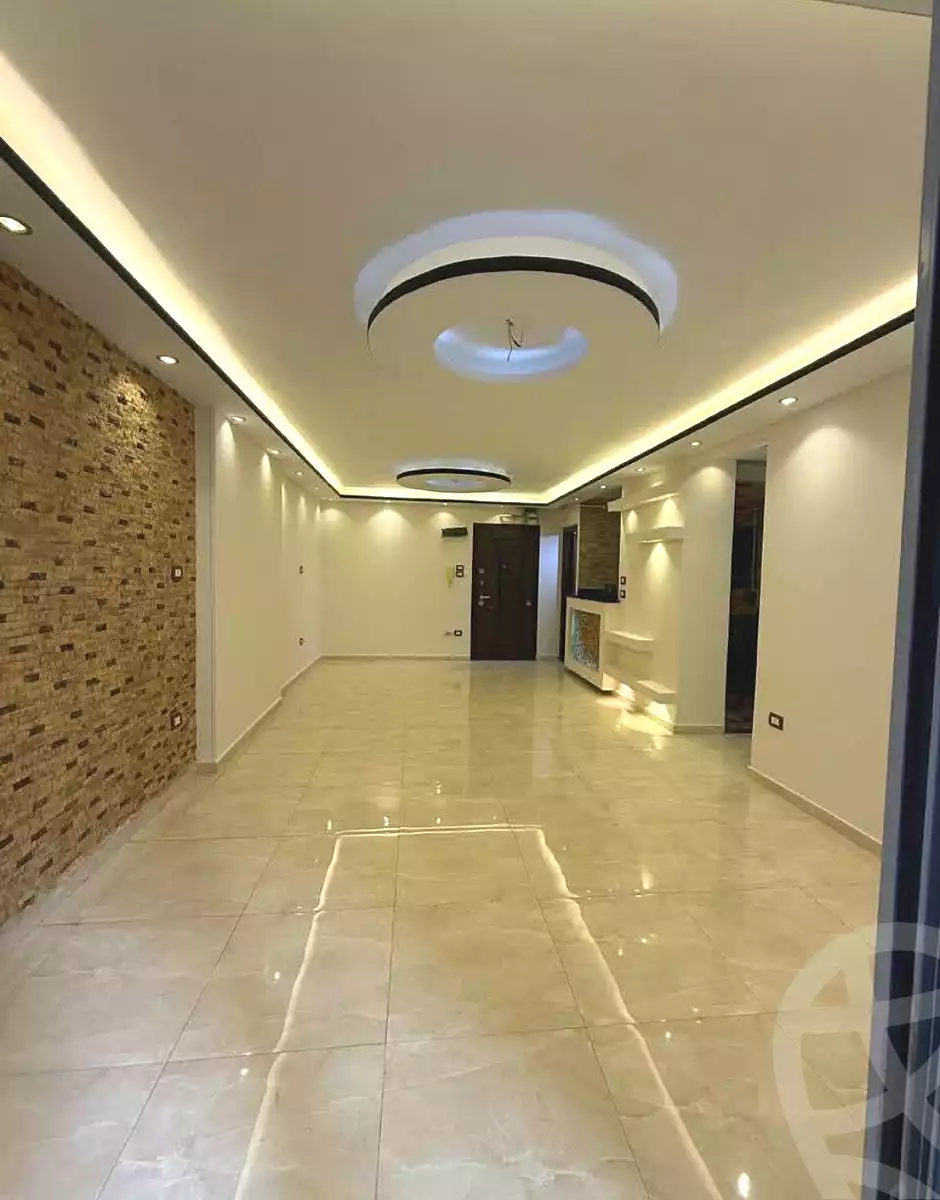 https://aqarmap.com.eg/ar/listing/7308455-for-sale-alexandria-sydy-bshr-sydy-bshr-bhry-shr-khld-bn-lwlyd