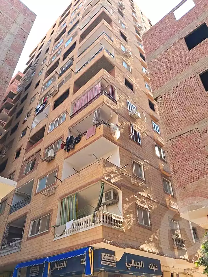 https://aqarmap.com.eg/ar/listing/7308858-for-sale-cairo-helwan-hadayek-helwan-nile-corniche-st