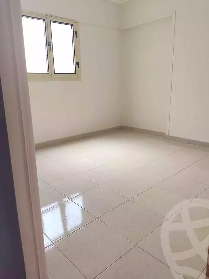 https://aqarmap.com.eg/ar/listing/7308881-for-sale-alexandria-sydy-bshr-sydy-bshr-bhry-gamal-abd-el-nasir-st