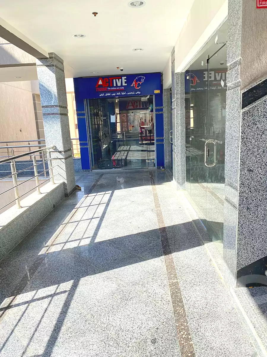 https://aqarmap.com.eg/ar/listing/7309196-for-sale-cairo-6th-of-october-compounds-royal-plaza-mall-beyond-holding