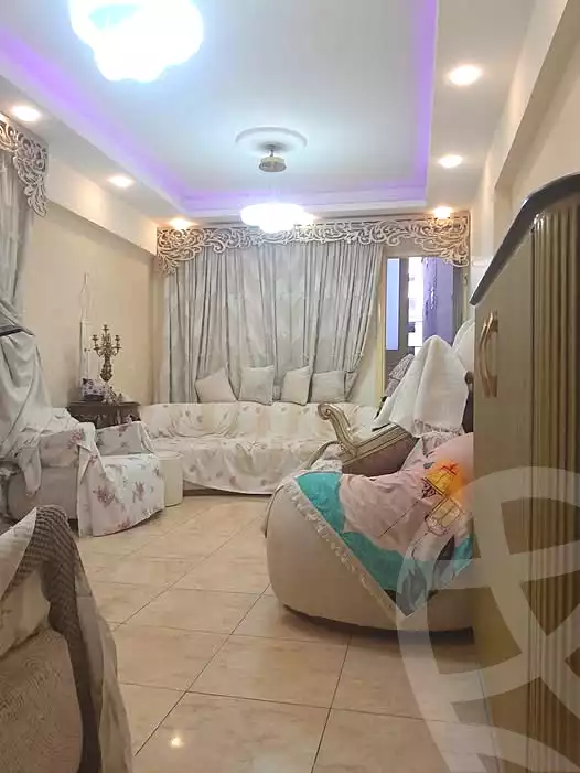 https://aqarmap.com.eg/ar/listing/7311573-for-sale-alexandria-moharram-bey-kanal-al-mahmoudeya-al-bahri-st