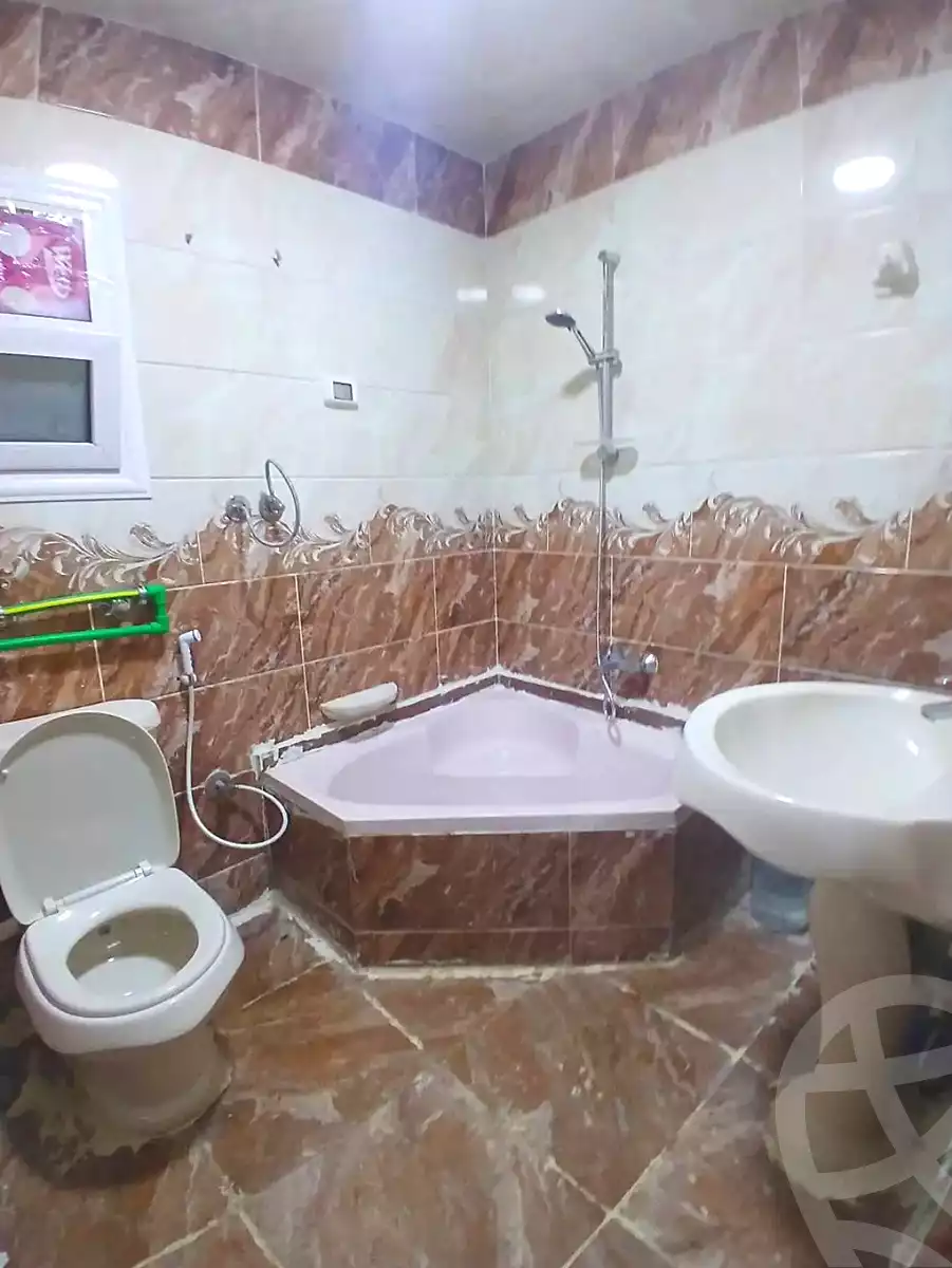 https://aqarmap.com.eg/ar/listing/7312032-for-rent-alexandria-al-agamy-lbytsh-el-hanafeya-st