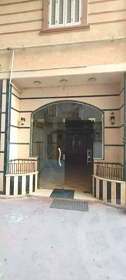 https://aqarmap.com.eg/en/listing/7312195-for-sale-alexandria-alhadara-al-mofatesh-st