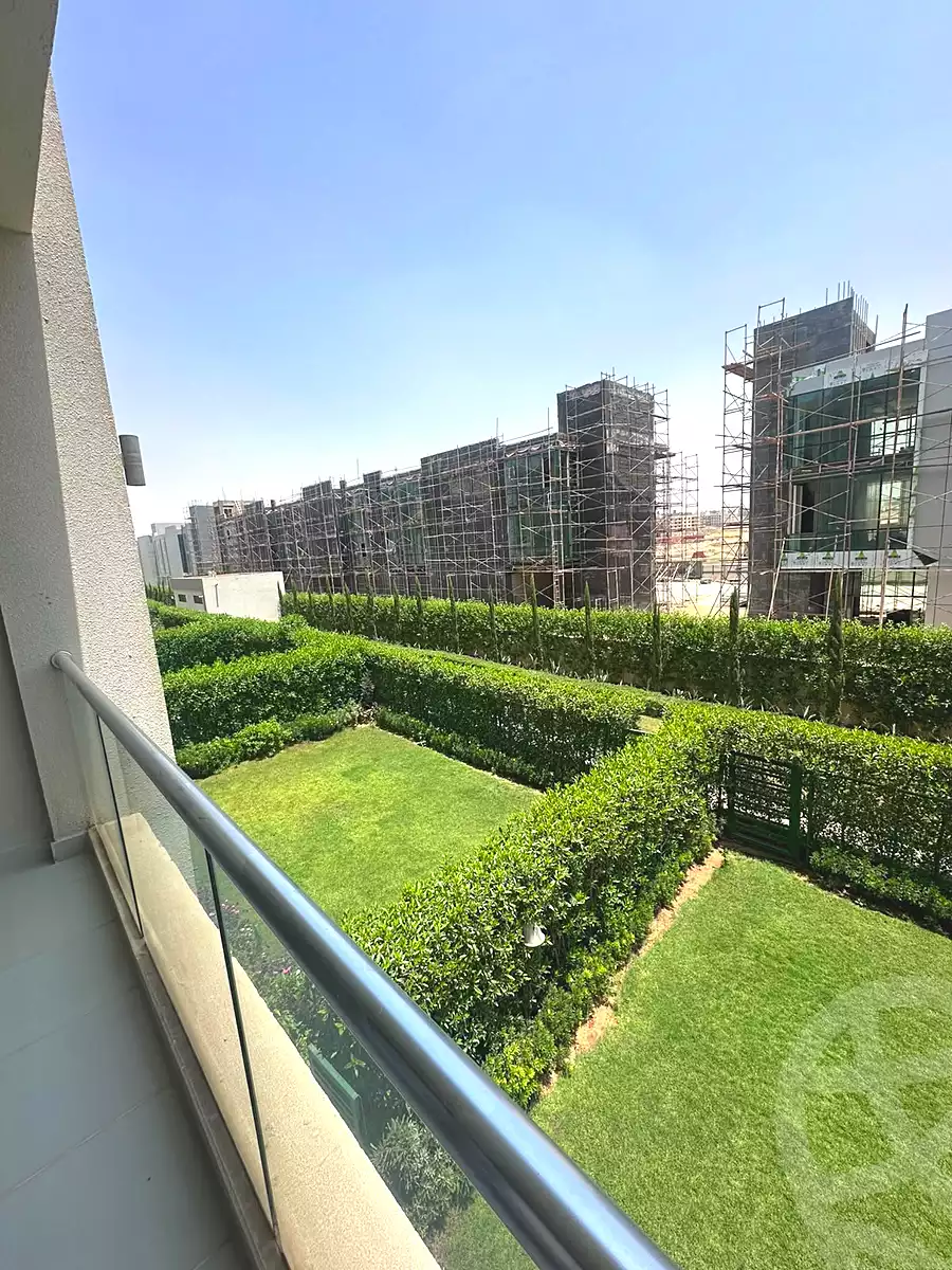 https://aqarmap.com.eg/ar/listing/7313483-for-sale-cairo-el-sheikh-zayed-city-compounds-dh-drys