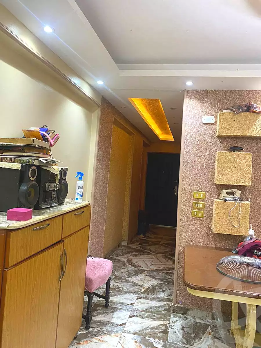 https://aqarmap.com.eg/ar/listing/7314515-for-sale-cairo-helwan-el-shareaa-el-sharby-st