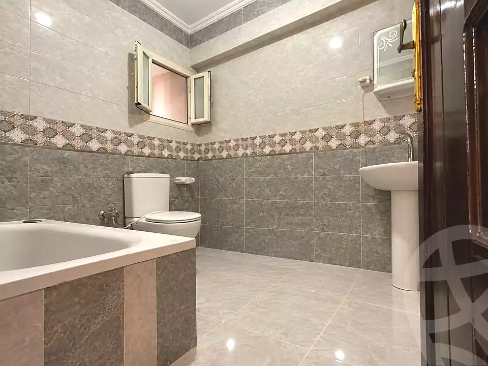 https://aqarmap.com.eg/en/listing/7315324-for-sale-alexandria-el-asafra-hasan-kamel-st