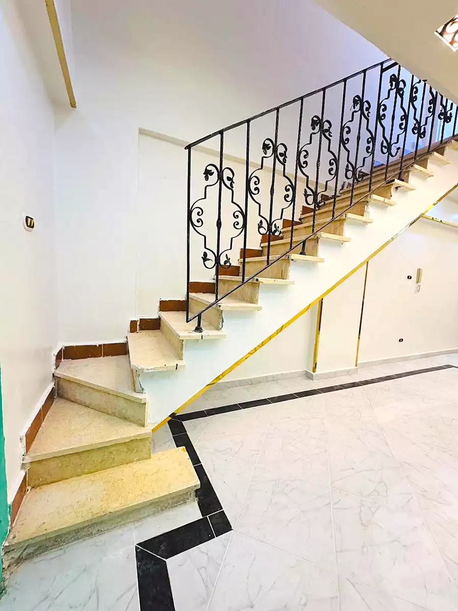 https://aqarmap.com.eg/ar/listing/7315758-for-sale-alexandria-al-agamy-shataa-el-nakheel-no-8-st