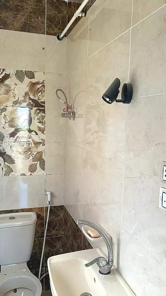 https://aqarmap.com.eg/ar/listing/7316220-for-rent-cairo-6th-of-october-compounds-jrdyny-lshms
