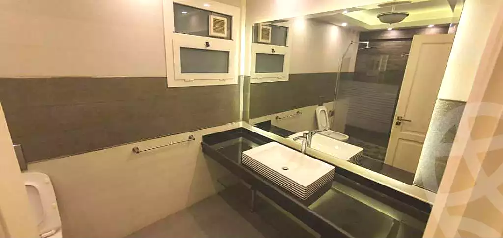 https://aqarmap.com.eg/en/listing/7316288-for-sale-cairo-new-cairo-lrhb-city-phase-1-ahmed-rami-st