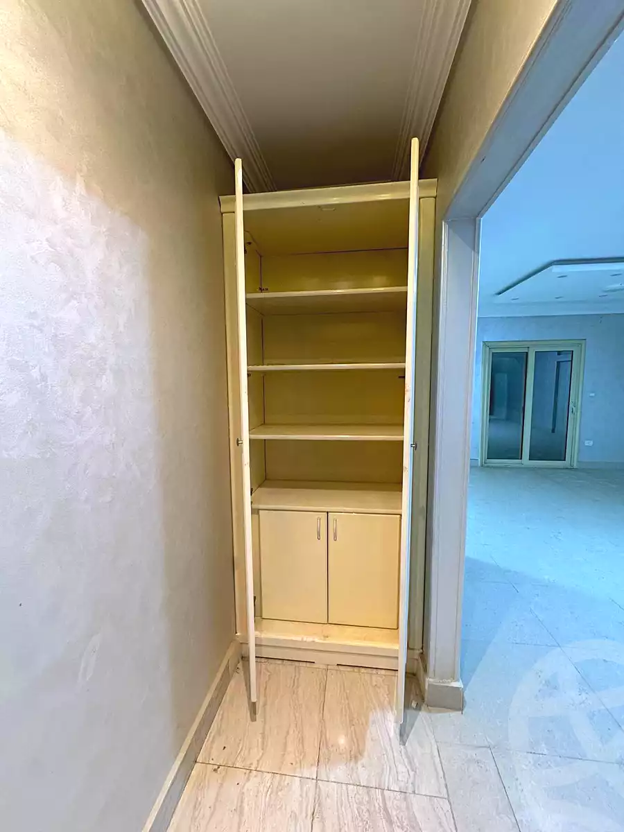 https://aqarmap.com.eg/en/listing/7317802-for-sale-cairo-el-sheikh-zayed-city-compounds-mrtf-t-l-shrfy