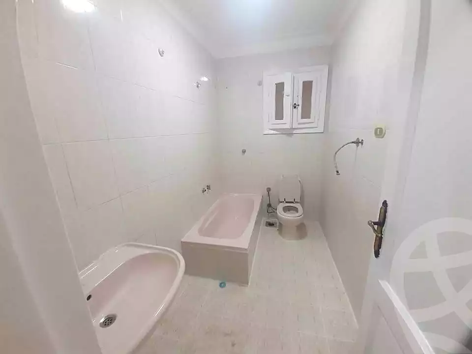 https://aqarmap.com.eg/ar/listing/7318061-for-sale-alexandria-al-agamy-shataa-el-nakheel