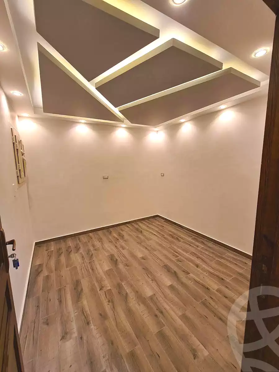 https://aqarmap.com.eg/en/listing/7318120-for-rent-alexandria-el-montazah-compounds-in-el-montazah-royal-plaza-compound-al-halawany
