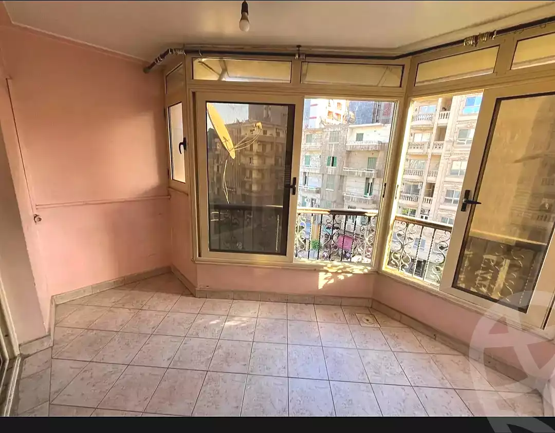 https://aqarmap.com.eg/ar/listing/7321192-for-sale-alexandria-moharram-bey