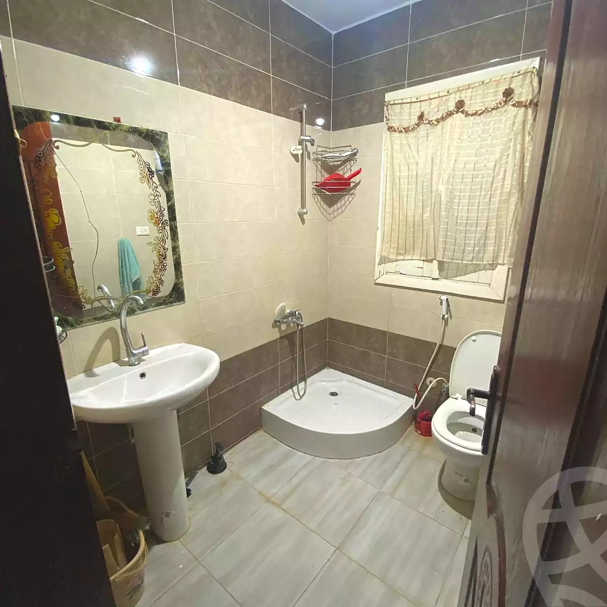 https://aqarmap.com.eg/ar/listing/7321775-for-rent-cairo-6th-of-october-el-ahyaa-neighborhood-2nd-divided-from-al-kafrawei-st