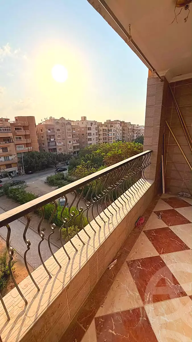 https://aqarmap.com.eg/ar/listing/7321981-for-sale-cairo-6th-of-october-el-ahyaa-neighborhood-2nd-divided-from-al-kafrawei-st