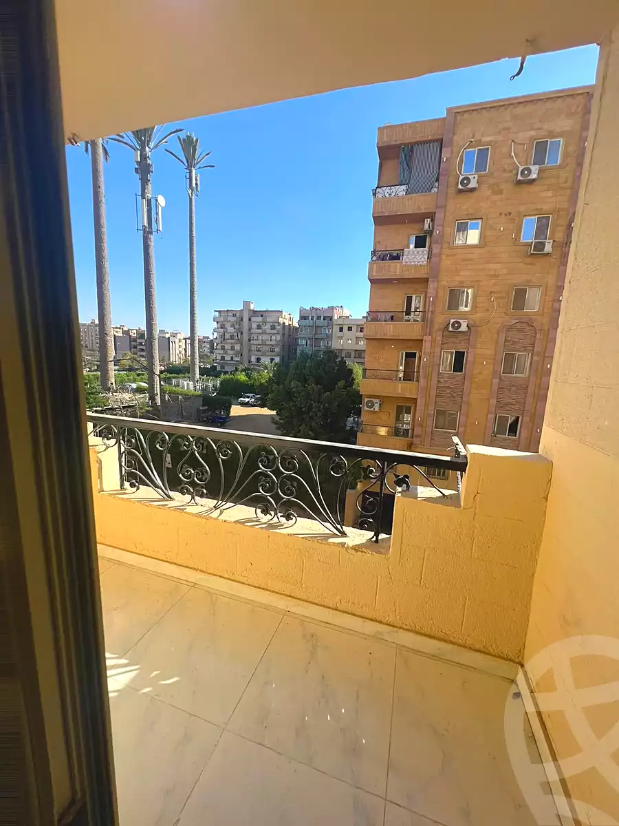 https://aqarmap.com.eg/ar/listing/7322038-for-sale-cairo-6th-of-october-el-ahyaa-neighborhood-3rd-al-hay-al-thalith-st