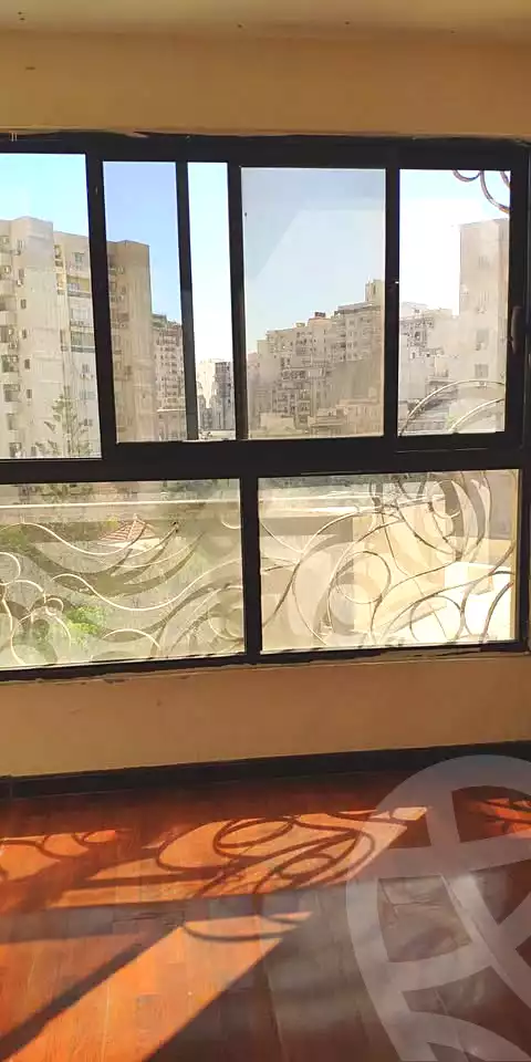 https://aqarmap.com.eg/ar/listing/7322513-for-rent-alexandria-lauran-shaarawy-st