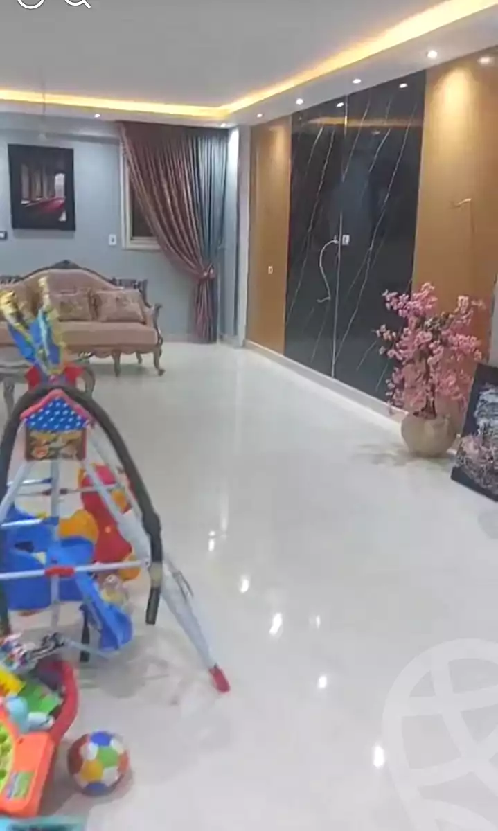 https://aqarmap.com.eg/ar/listing/7324269-for-sale-cairo-ain-shams-ain-shams-el-sharkia-el-zahraa-st