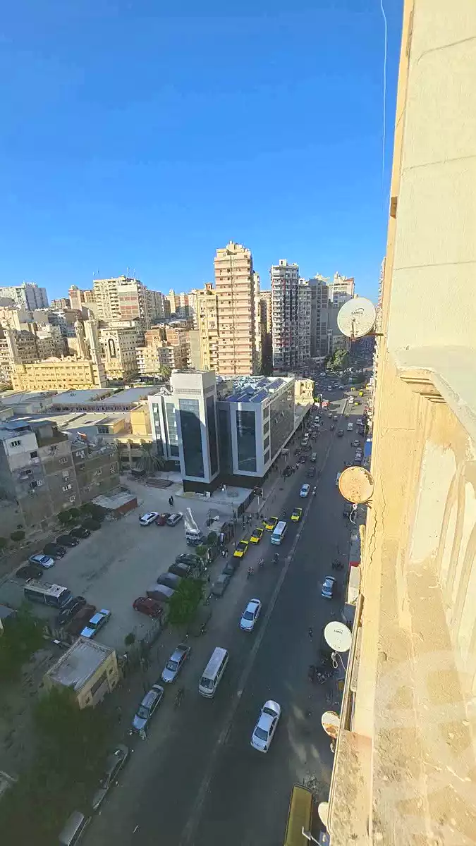 https://aqarmap.com.eg/ar/listing/7326061-for-sale-alexandria-sydy-bshr-sydy-bshr-bhry-gamal-abd-el-nasir-st