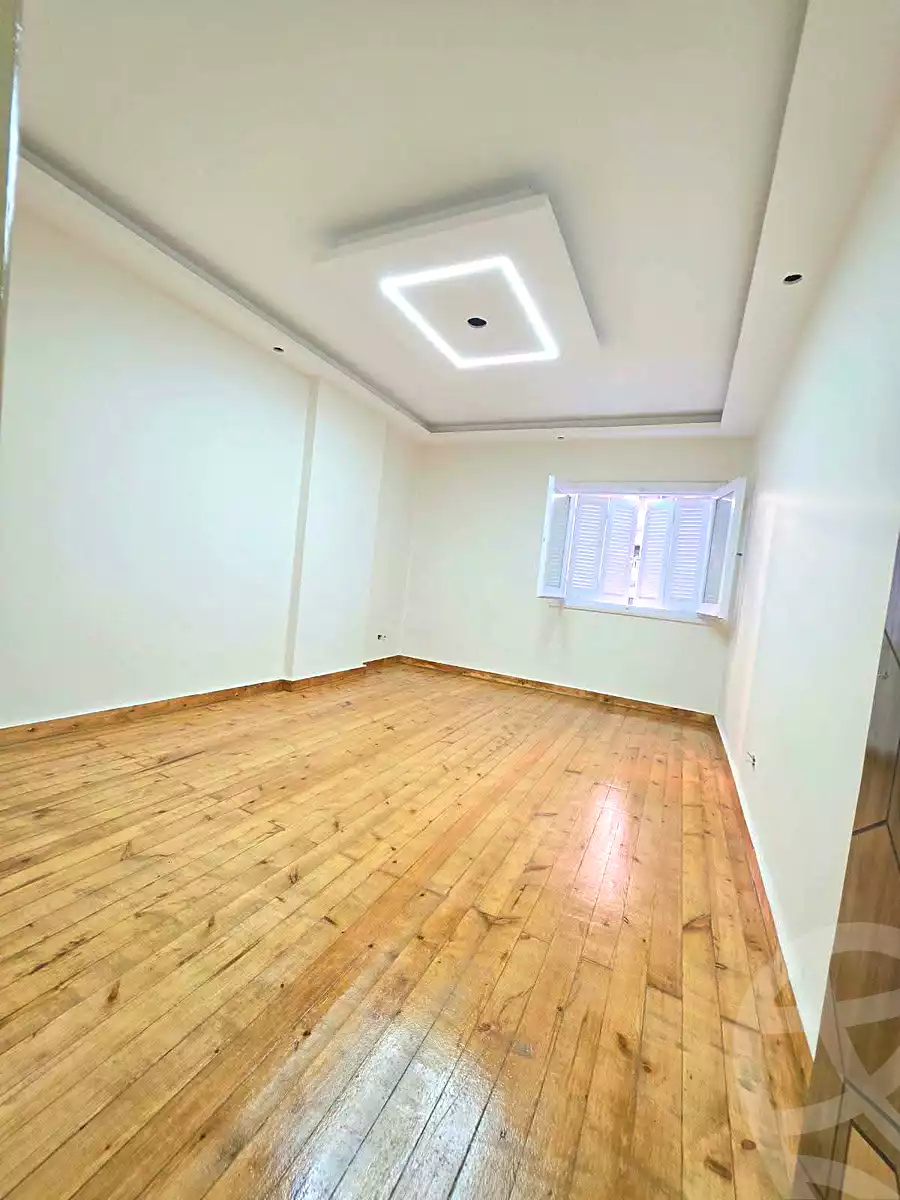 https://aqarmap.com.eg/ar/listing/7326483-for-sale-alexandria-sydy-bshr-sydy-bshr-bhry-gamal-abd-el-nasir-st