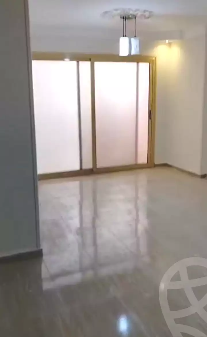 https://aqarmap.com.eg/ar/listing/7330810-for-rent-alexandria-new-miami