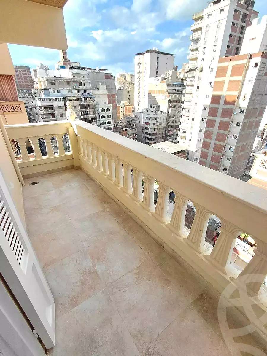 https://aqarmap.com.eg/ar/listing/7331158-for-sale-alexandria-sydy-bshr-sydy-bshr-bhry-street-16