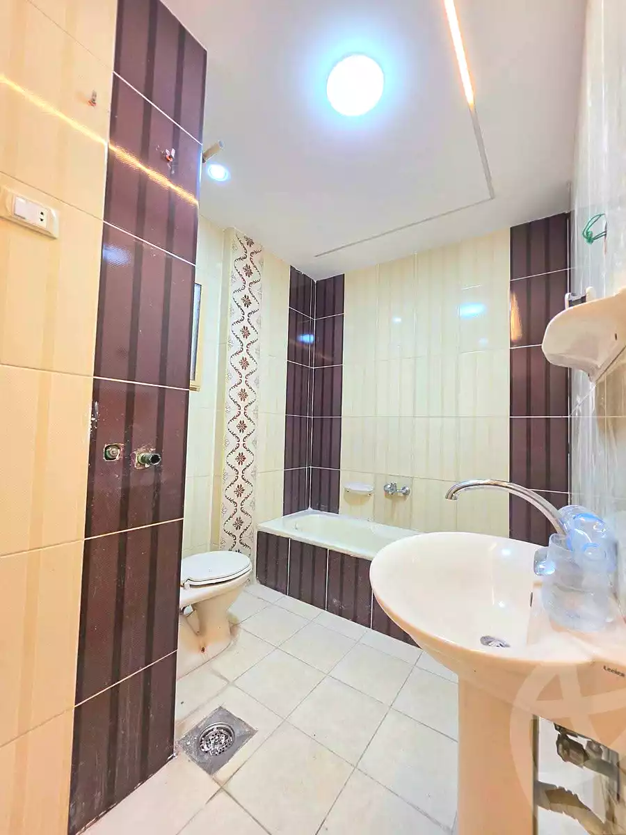 https://aqarmap.com.eg/ar/listing/7331725-for-sale-alexandria-sydy-bshr-sydy-bshr-bhry-shr-mhmwd-l-yswy