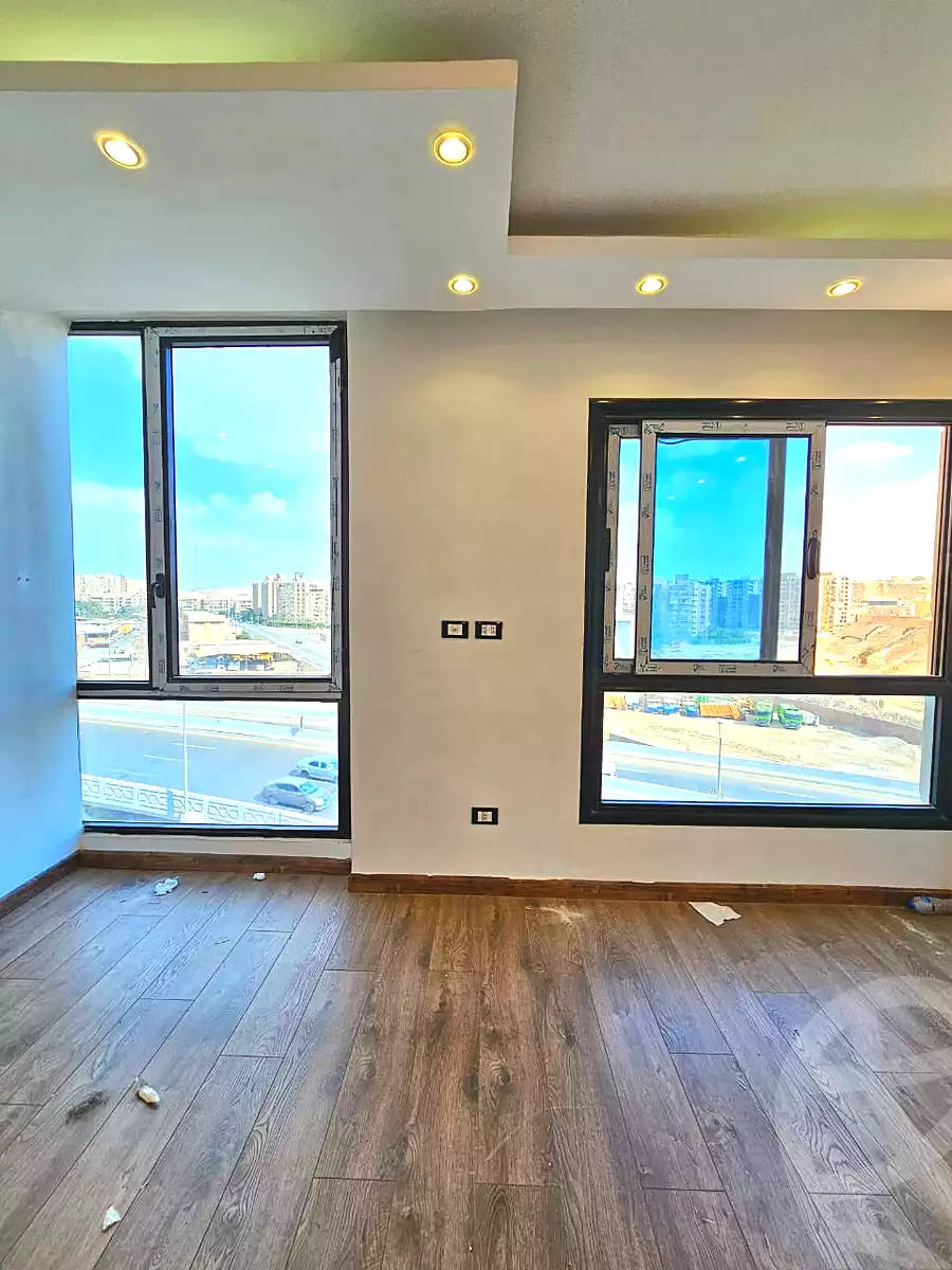 https://aqarmap.com.eg/ar/listing/7332532-for-rent-cairo-el-maadi-compounds-rayhanah-plaza