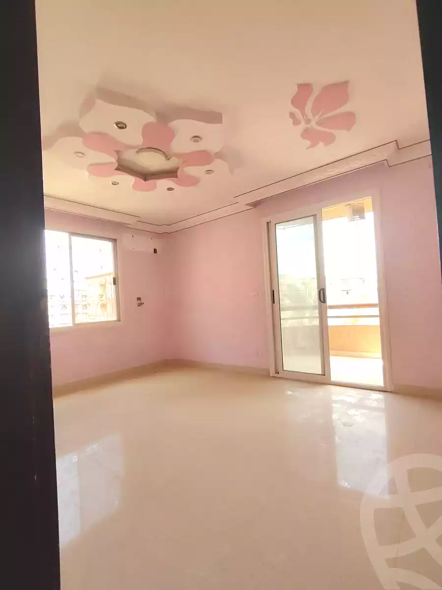 https://aqarmap.com.eg/ar/listing/7332551-for-sale-cairo-new-cairo-lrhb-city-phase-1-ahmed-rami-st