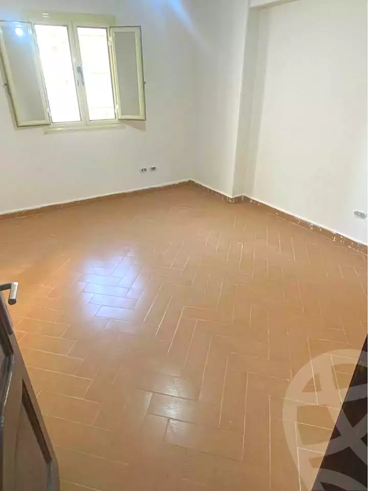 https://aqarmap.com.eg/en/listing/7332611-for-sale-alexandria-ganaklis