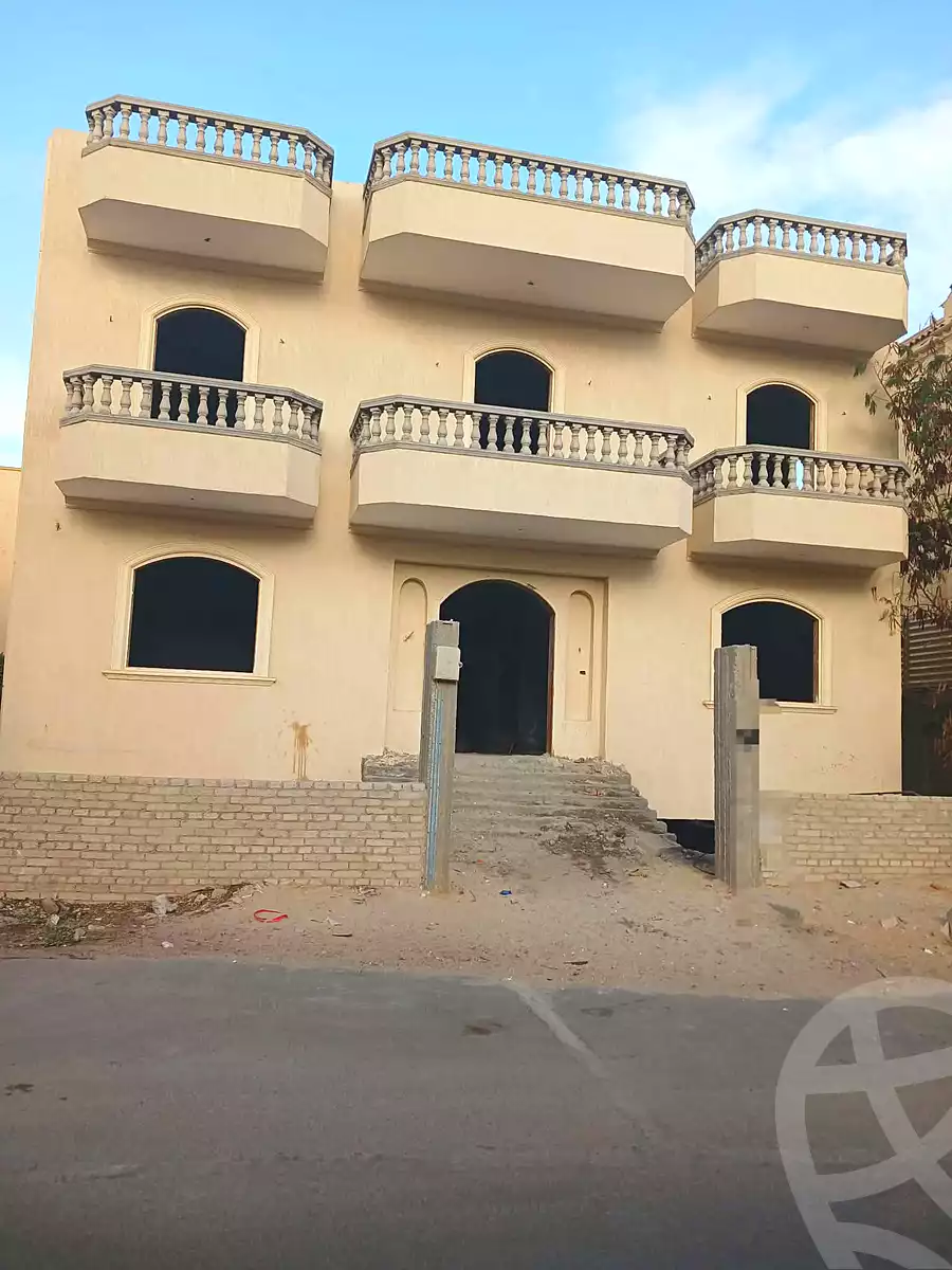 https://aqarmap.com.eg/en/listing/7244227-for-sale-cairo-el-sheikh-zayed-city-compounds-el-yasmeen-compound