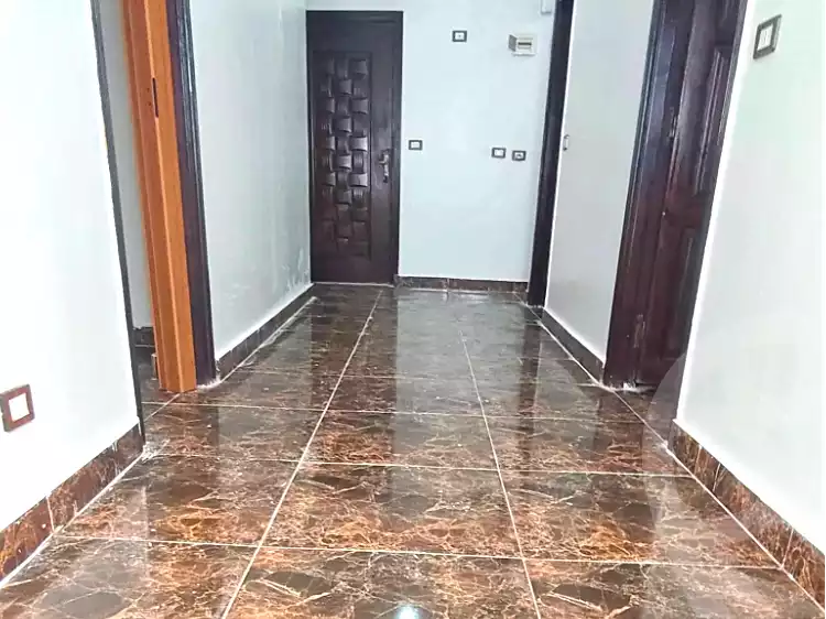 https://aqarmap.com.eg/ar/listing/7332925-for-sale-alexandria-el-asafra-l-sfr-qbly
