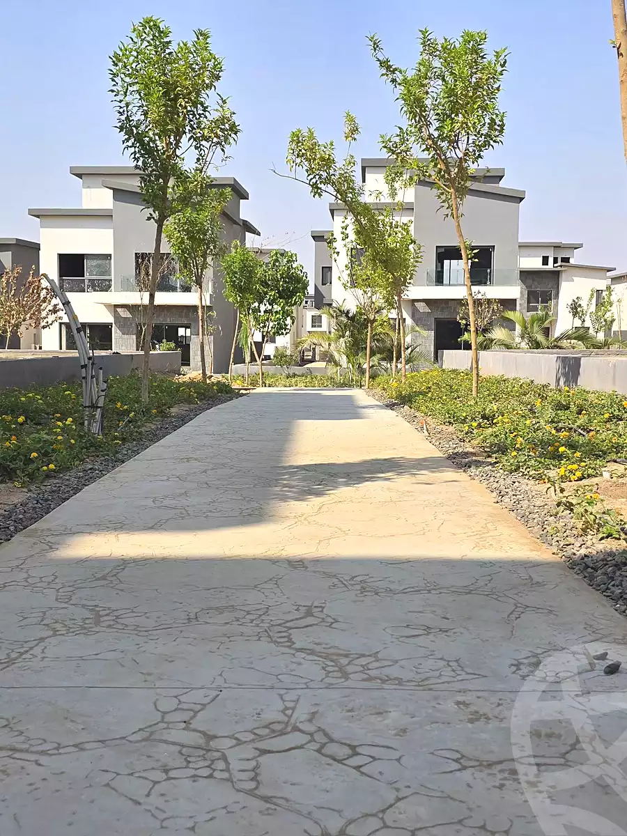 https://aqarmap.com.eg/ar/listing/7333398-for-sale-cairo-new-cairo-compounds-kmbwnd-kryk-twn-il-cazar