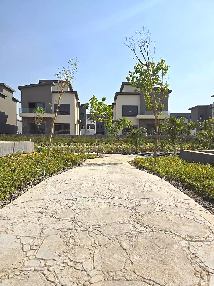https://aqarmap.com.eg/ar/listing/7333416-for-sale-cairo-new-cairo-compounds-kmbwnd-kryk-twn-il-cazar