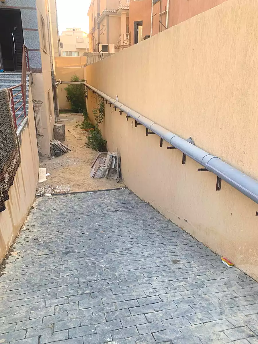 https://aqarmap.com.eg/en/listing/7333796-for-sale-cairo-new-cairo-sharq-el-akadamiya-al-tahrir-st