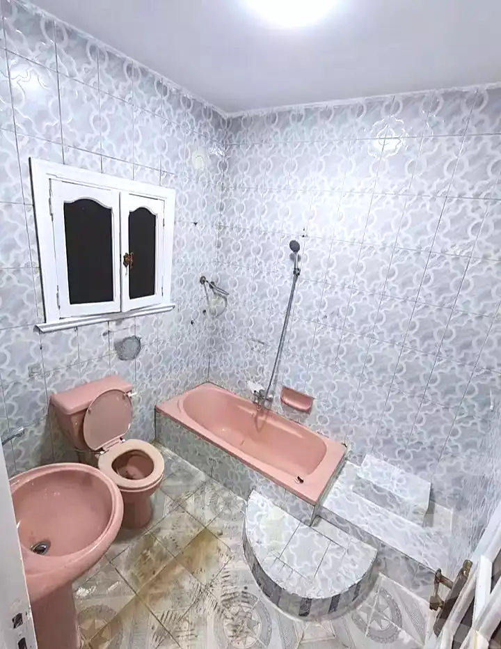 https://aqarmap.com.eg/en/listing/7334886-for-sale-alexandria-al-agamy-el-hanouvel
