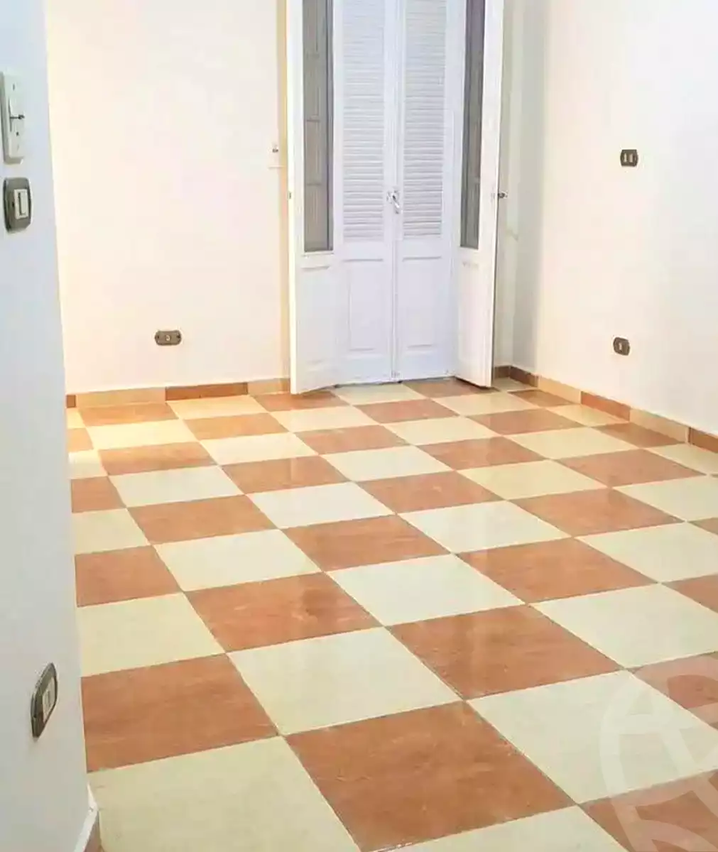 https://aqarmap.com.eg/ar/listing/7335170-for-sale-alexandria-sydy-bshr-sydy-bshr-bhry-ali-hipa-st
