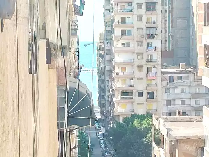 https://aqarmap.com.eg/ar/listing/7335188-for-sale-alexandria-sydy-bshr-sydy-bshr-bhry-gamal-abd-el-nasir-st