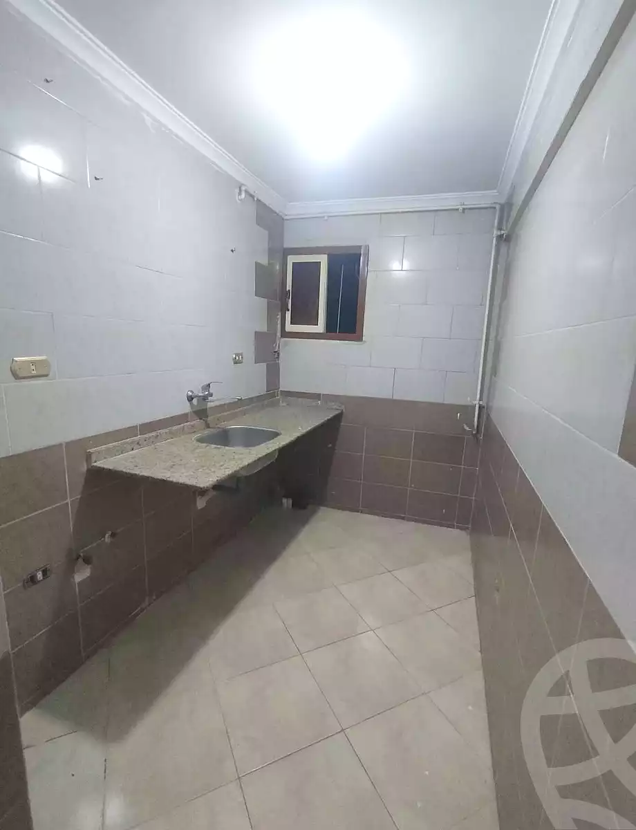 https://aqarmap.com.eg/ar/listing/7335405-for-sale-alexandria-new-miami-eskot