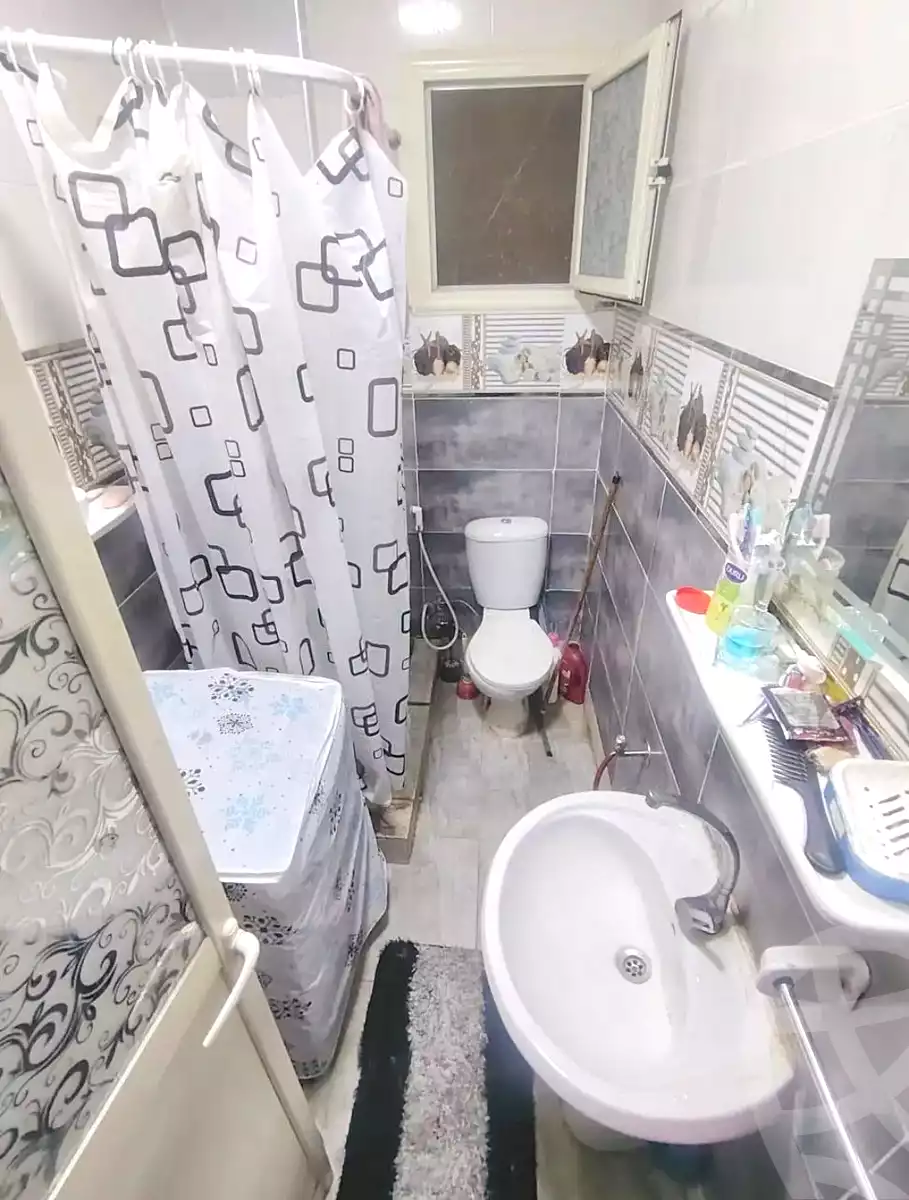 https://aqarmap.com.eg/en/listing/7336054-for-sale-alexandria-al-agamy-lbytsh-mecca-st