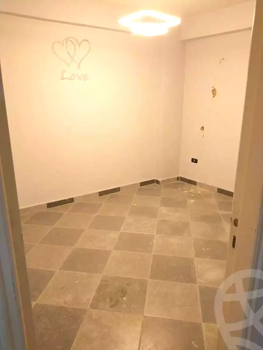 https://aqarmap.com.eg/ar/listing/7336560-for-sale-alexandria-new-miami-eskot