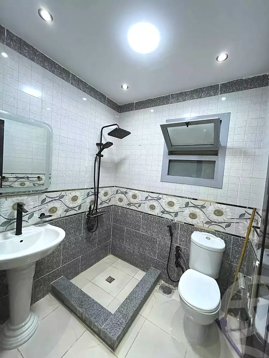 https://aqarmap.com.eg/ar/listing/7336941-for-sale-alexandria-al-agamy-lbytsh-bianchiii-el-arbaeen-st