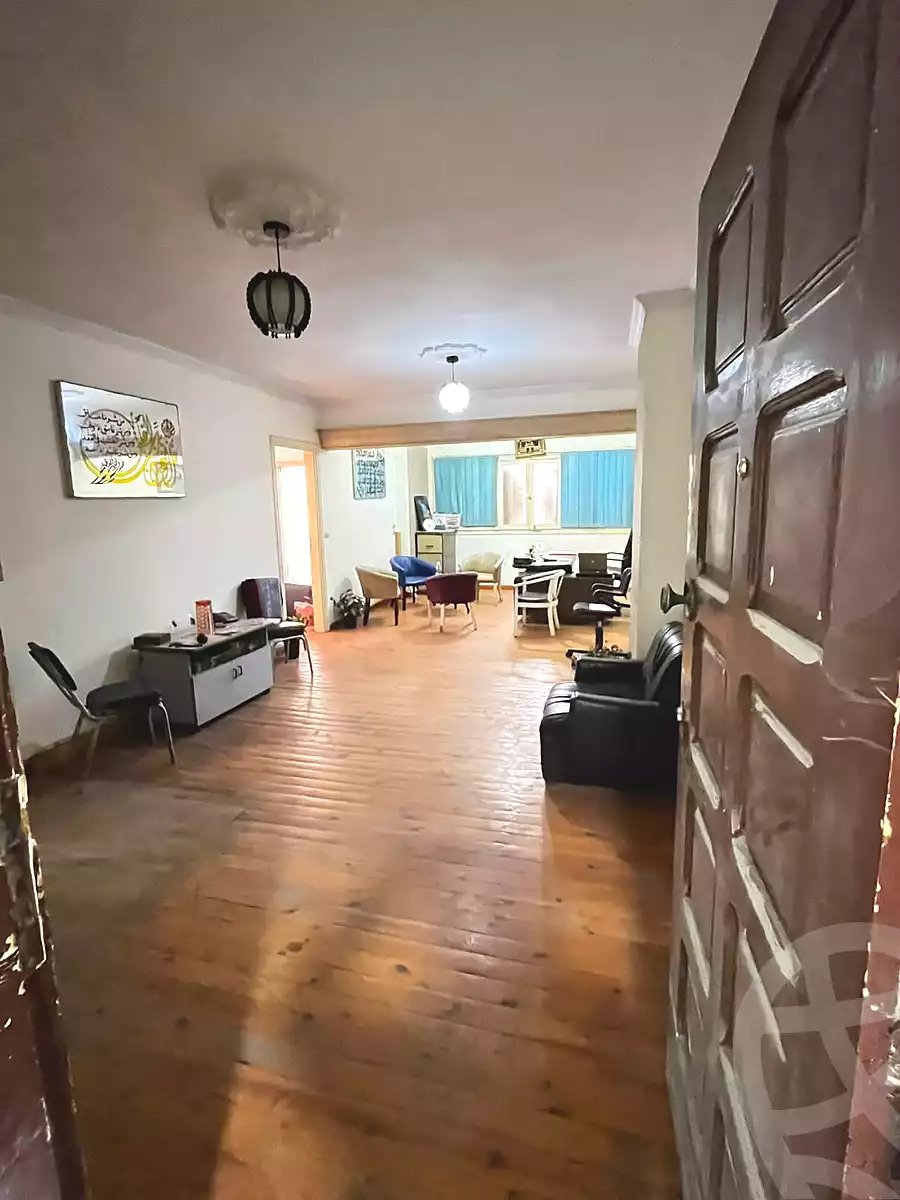 https://aqarmap.com.eg/ar/listing/7336996-for-sale-alexandria-moharram-bey-tryq-qn-lswys