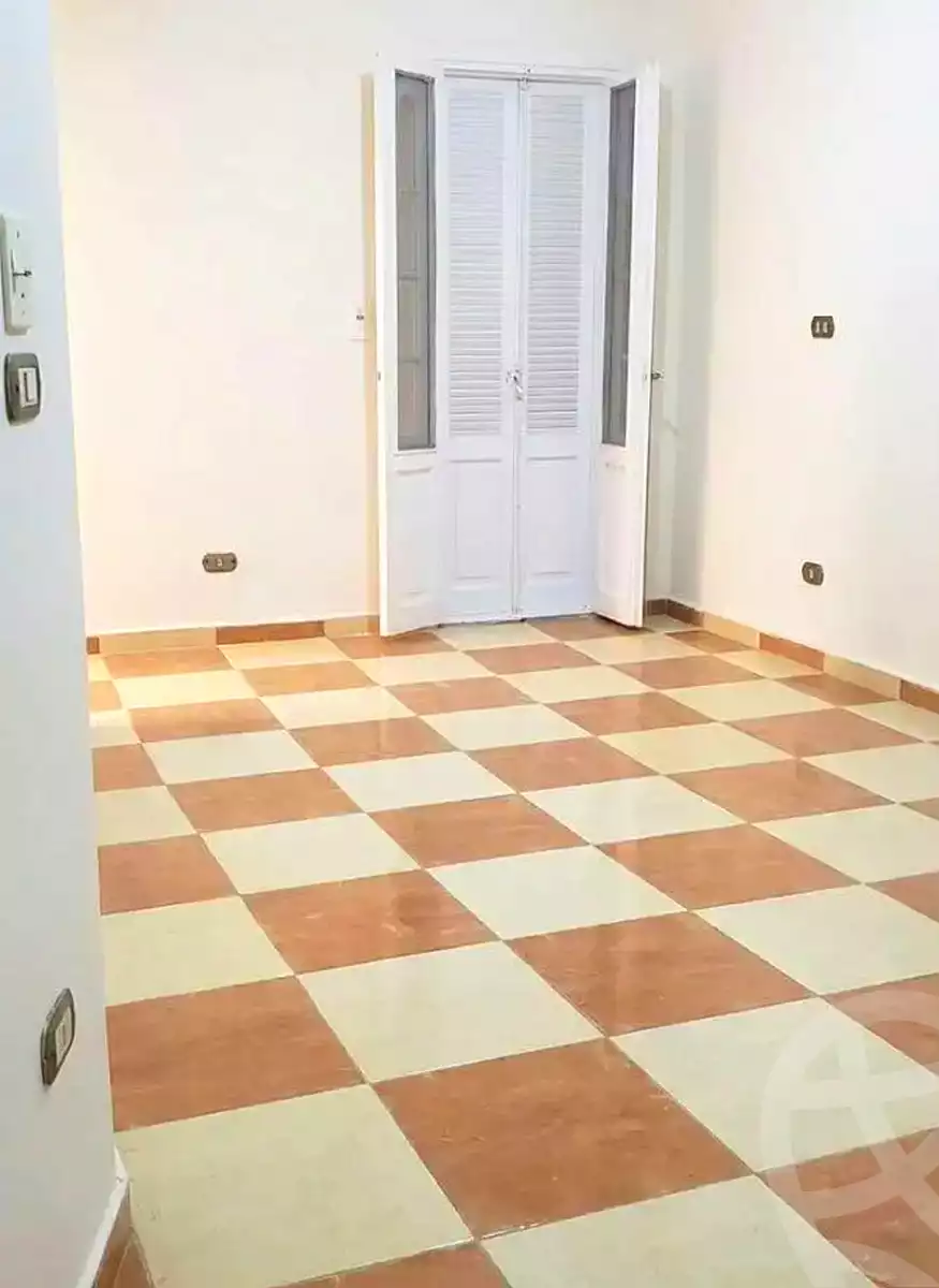 https://aqarmap.com.eg/ar/listing/7337405-for-sale-alexandria-sydy-bshr-sydy-bshr-bhry-ali-hipa-st