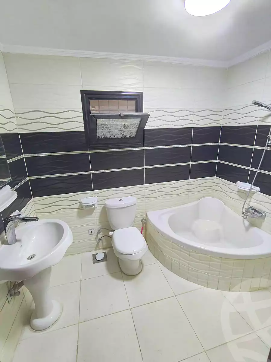 https://aqarmap.com.eg/ar/listing/7337978-for-sale-alexandria-ganaklis