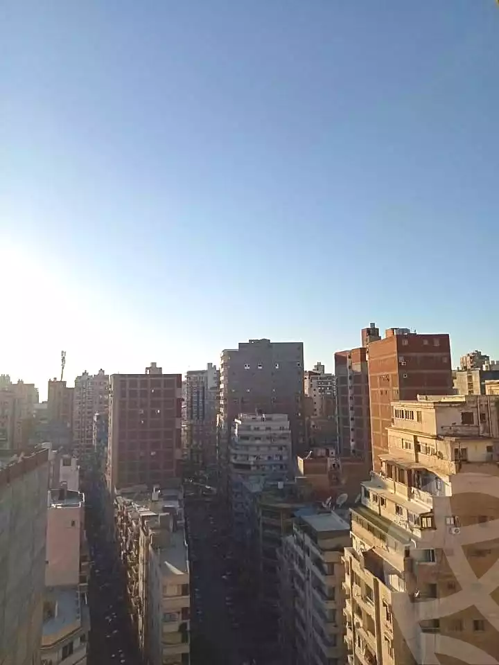 https://aqarmap.com.eg/ar/listing/7338585-for-sale-alexandria-sydy-bshr-sydy-bshr-bhry-khalil-hamada-st