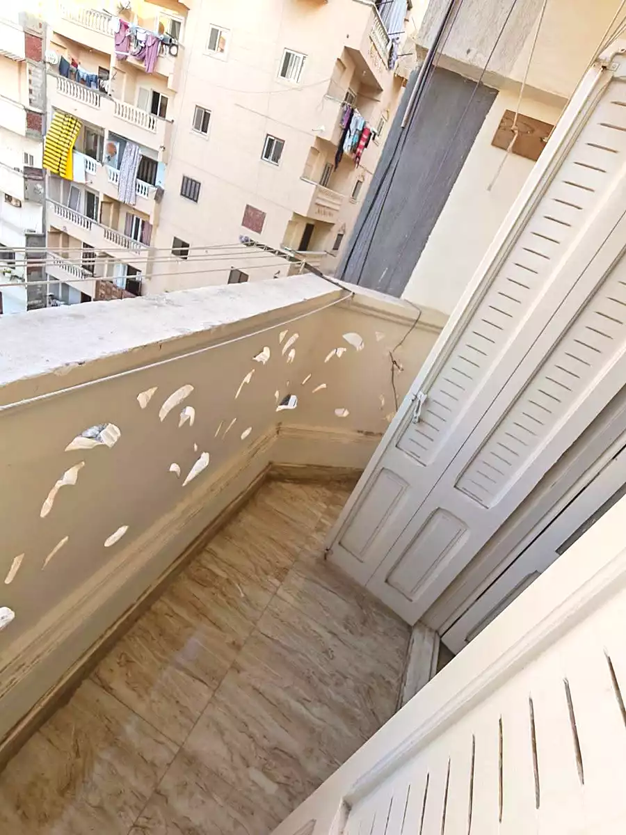 https://aqarmap.com.eg/en/listing/7338855-for-sale-alexandria-al-agamy-el-hanouvel-kasr-al-quiri-st-1